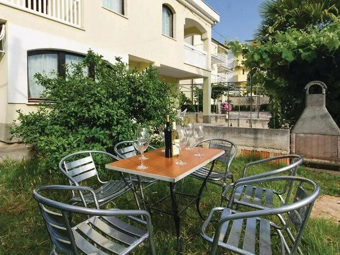 Iovo Apartman *